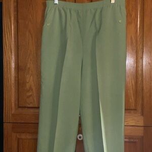 Vayola Women’s Green Pants